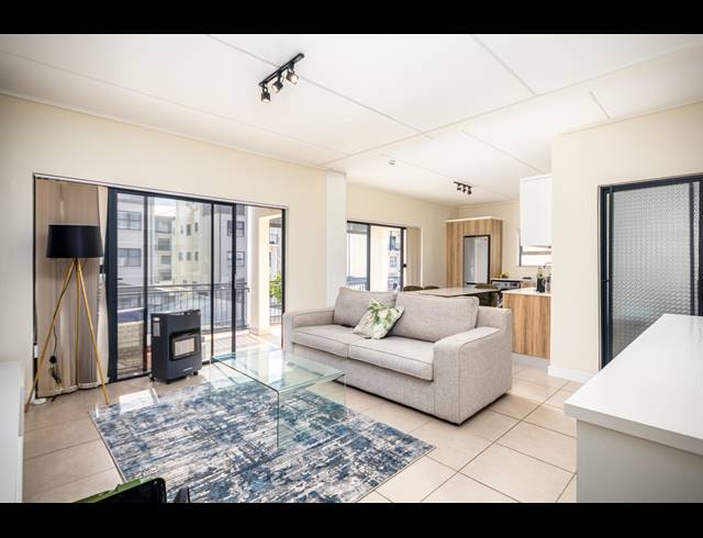 3 BEDROOM APARTMENT FOR SALE IN SANDOWN